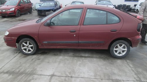 Dezmembram renault megane 1 1.6 1998