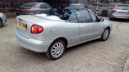 Dezmembram Renault Megane 1 Cabriolet,an fab.2002,1.6 benzina,tip motor<K4M700,79 kw,107 cp