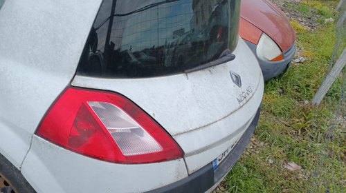 Dezmembram Renault Megane 2 [2002 - 2006] Hatchback 5-usi 1.5 dCi MT (100 hp) euro 3