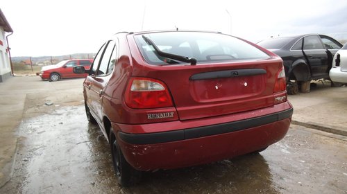 Dezmembram renault megane din 1999-1,4 benzina