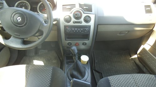 Dezmembram renault megane din 2003-1,5 dci