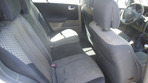 Dezmembram renault megane din 2003-1,5 dci