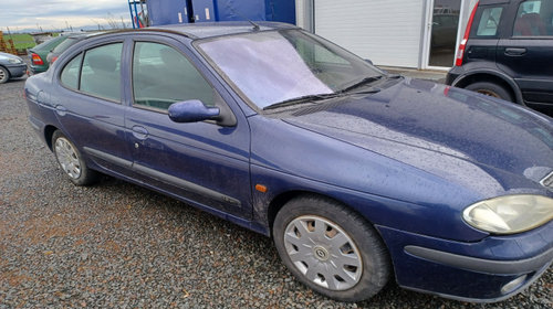 Dezmembram Renault Megane [facelift] [1999 - 2003] Classic Sedan 1.9 dCi MT (102 hp)