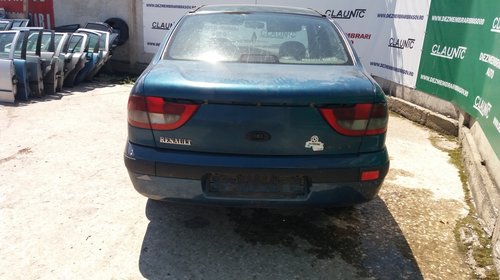 Dezmembram Renault Megane I limuzina