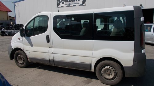 Dezmembram Renault Trafic din 2002, motor 1.9