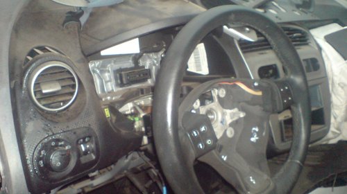 Dezmembram Seat Toledo 2004, 1.9 TDI