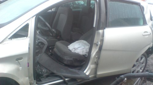 Dezmembram Seat Toledo 2004, 1.9 TDI