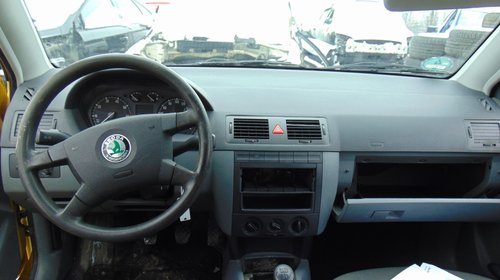 Dezmembram Skoda Fabia 1.2i , tip motor AWY , fabricatie 2002