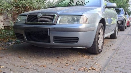 Dezmembram Skoda Octavia 1.6 Benzina 2003