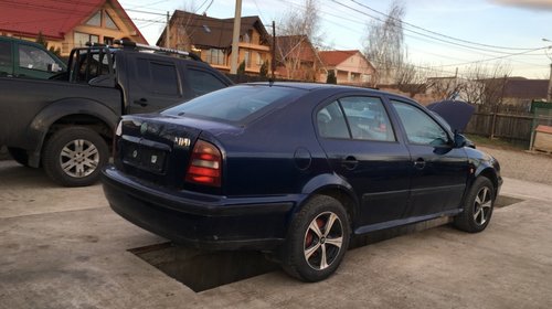 Dezmembram Skoda Octavia 1 fabricatie 2002, motor ALH