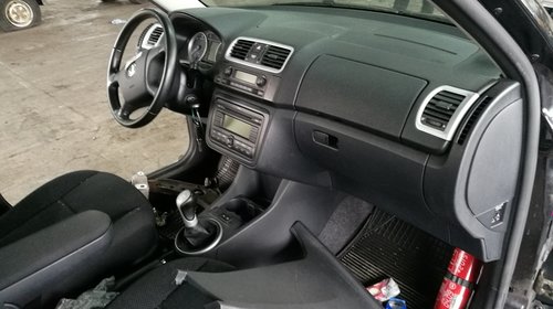 Dezmembram SKODA ROOMSTER 1,9TDI BLS