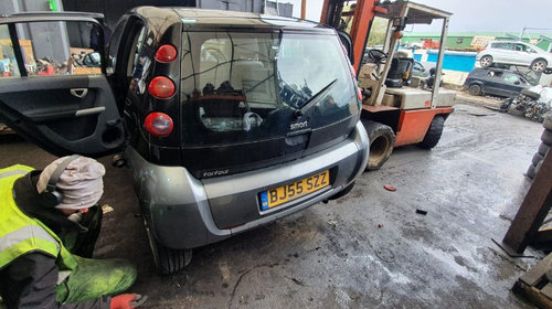 Dezmembram Smart Forfour 1.1 benzina An 2006