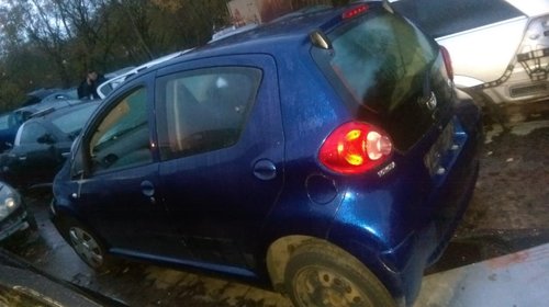 Dezmembram Toyota Aygo 1.0i benzina din anul 2006