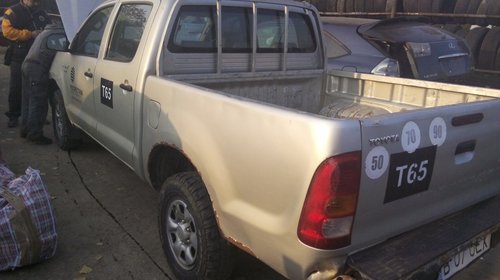 Dezmembram toyota hilux 2007