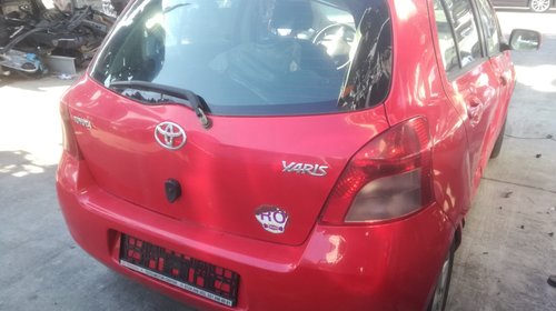 Dezmembram toyota yaris 1.3 benzina fab. 2007