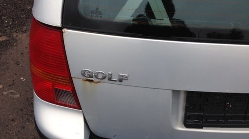 Dezmembram Volkswagen Golf 4 1.4 benzina 2003