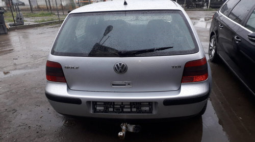 Dezmembram Volkswagen Golf 4 [1997 - 2006] Hatchback 5-usi 1.9 TDI MT (90 hp)