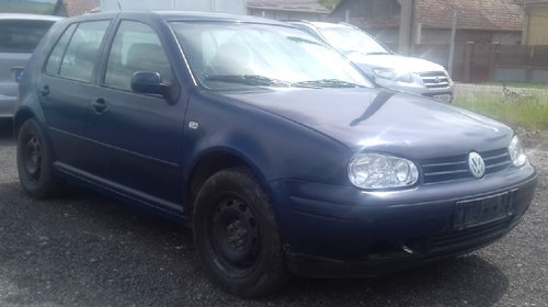 Dezmembram Volkswagen Golf 4(IV) 2002 1.4 Benzina Cod motor AXP 75CP/55KW