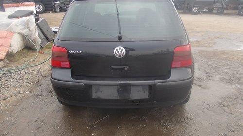 Dezmembram volkswagen golf din 2001-1,4 benzina