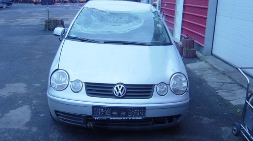 Dezmembram Volkswagen Polo 1.4 16 VALVE 9N 20