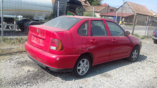 Dezmembram Volkswagen Polo 1998 1.6 Benzina Cod motor AEE 75CP/55KW