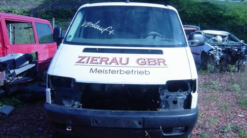 Dezmembram Volkswagen T4 2.5 D 102 CP 2001