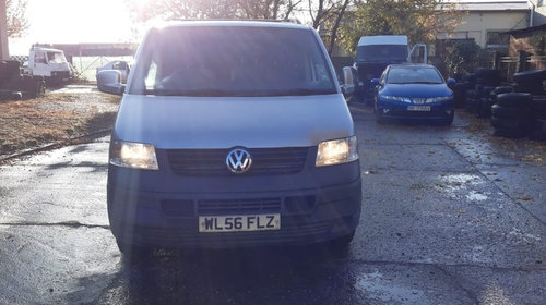 Dezmembram Volkswagen Transporter,T5,an fabri