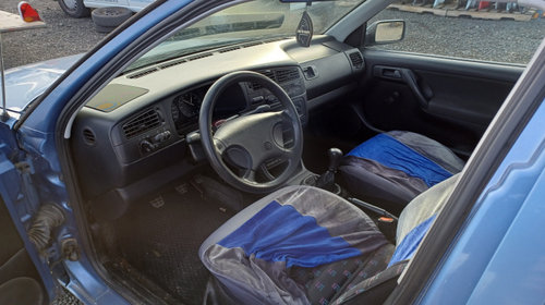 Dezmembram Volkswagen VW Golf 3 [1991 - 1998] Hatchback 5-usi 1.8 MT (75 hp)