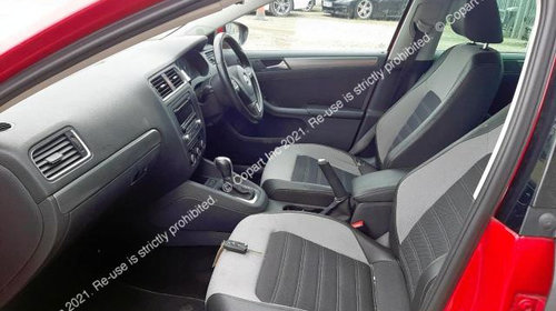 Dezmembram Volkswagen VW Jetta 6 [2010 - 2014] Sedan 1.6 TDI DSG (105 hp)