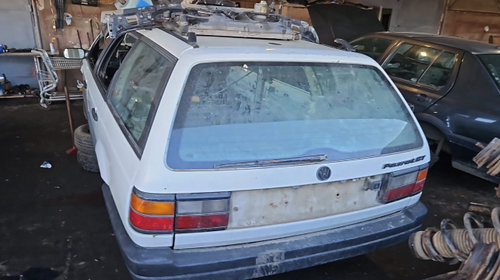 Dezmembram Volkswagen VW Passat B3 [1988 - 1993] wagon