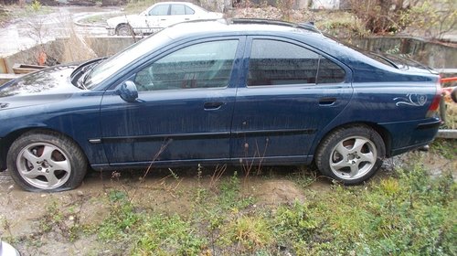 Dezmembram volvo S60 2001