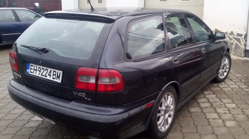 Dezmembram Volvo V 40 1.8 T An 2001 Breack