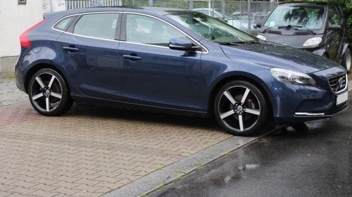 Dezmembram Volvo V40 2.0 D3 diesel din 2012