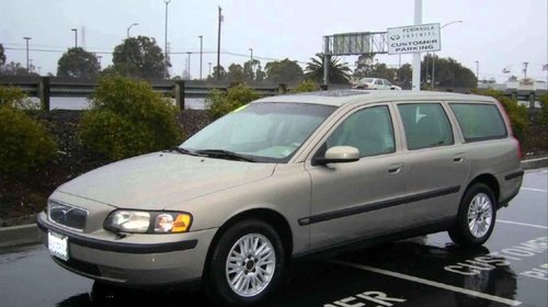 Dezmembram Volvo V70 2,5 TDI 2004