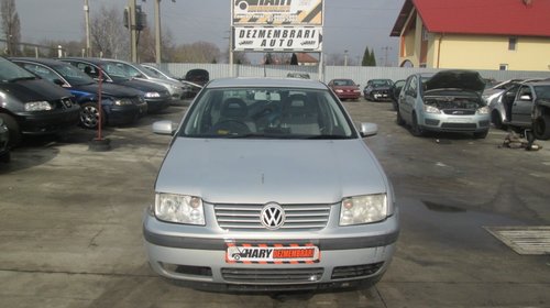 Dezmembram vw bora 1.6 SR-AKL, an 2001