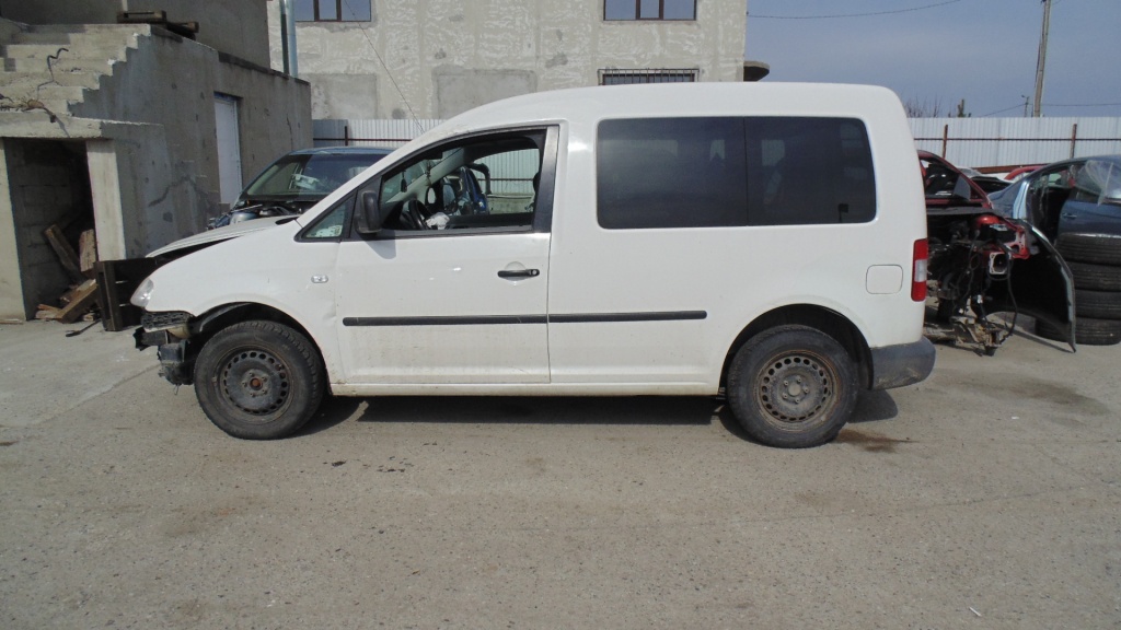 Dezmembram VW Caddy an 2005 motor 2.0 SDI cod BDJ