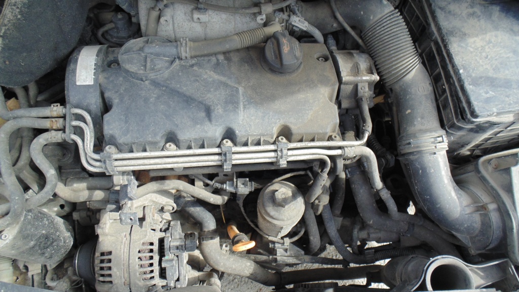 Dezmembram VW Caddy an 2005 motor 2.0 SD