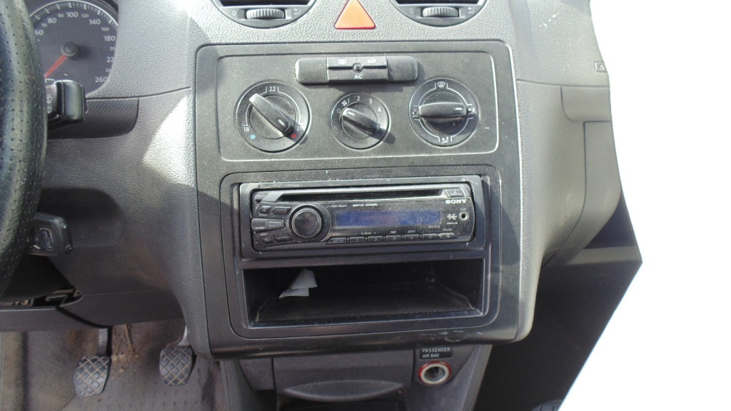 Dezmembram VW Caddy an 2005 motor 2.0 SD