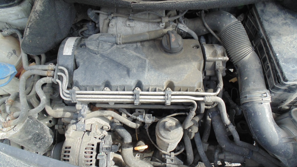 Dezmembram VW Caddy an 2005 motor 2.0 SD