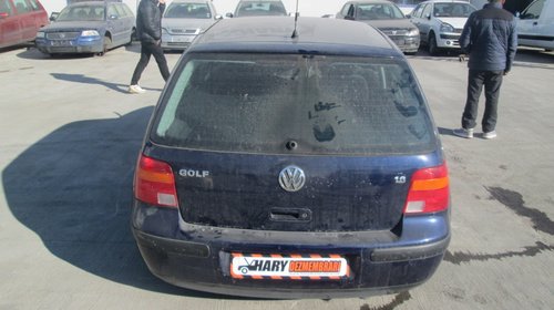 Dezmembram vw golf 4 1.6i-azd 2001