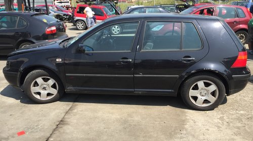 Dezmembram VW Golf 4, motor 1.6I, tip AKL, 74kw, 100CP, fabricatie 2000