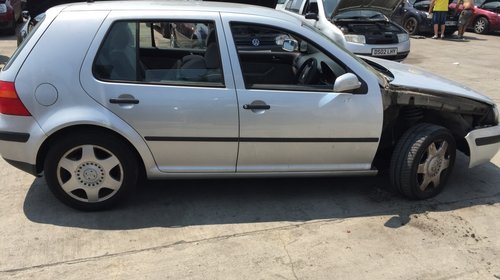 Dezmembram VW Golf 4, motor 1.6I, tip AVU, 75kw, 102CP, fabricatie 2000