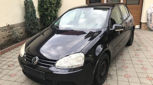 Dezmembram vw golf 5 1.9 tdi BKC 5+1T cod GQQ culoare LC9Z an 2006