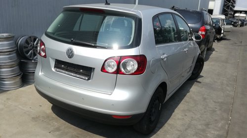 Dezmembram vw golf 5 plus