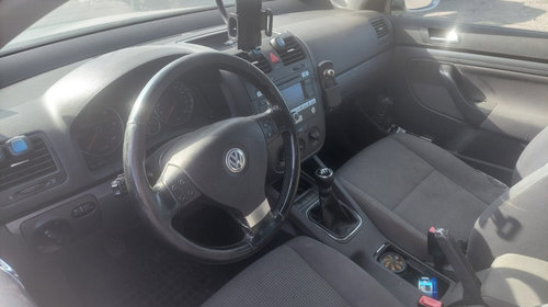 Dezmembram VW Golf V, 1.9 TDI cod BLS, an 2008, cutie manuala