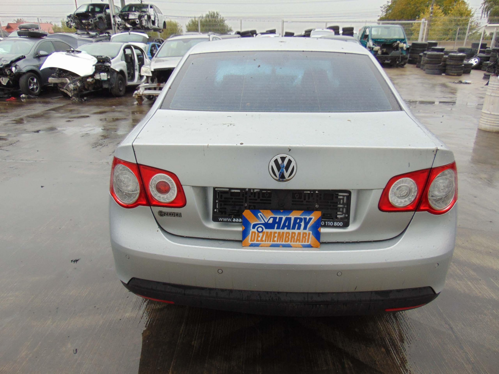 Dezmembram VW Jetta, 1.6 tdi, Tip Motor 