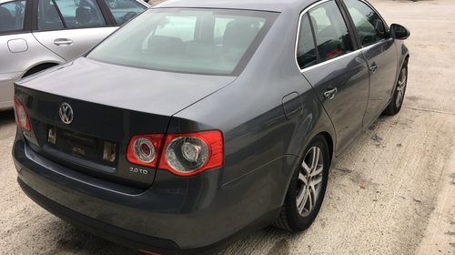 Dezmembram VW JETTA 2.0 BKD