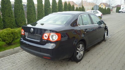 Dezmembram VW Jetta 2006 tdi