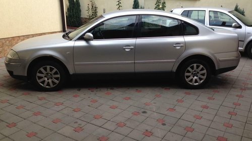 Dezmembram vw passat b5.5 1.9 tdi awx cod culoare la7w