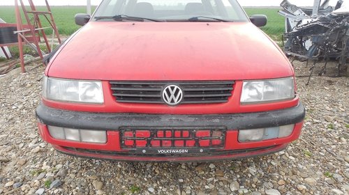 Dezmembram VW Passat motor 1.9 an 1995